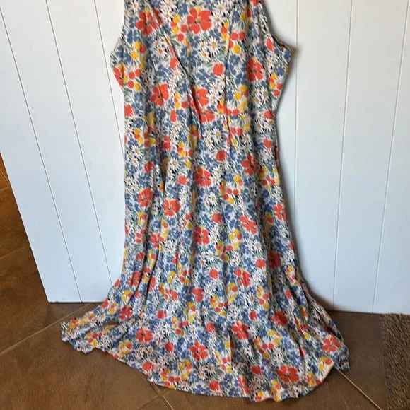Chaps Floral Maxi Dress in Blue, Red, Yellow, White - Picture 5 of 6